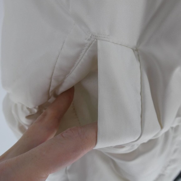 Gap | Women's Down Puffer Vest, White, M. - Picture 8 of 12